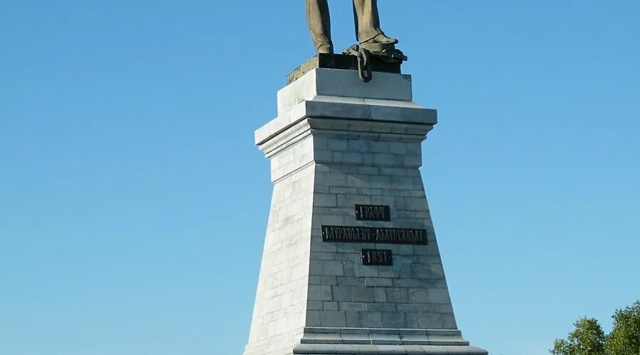 памятник Муравьеву-Амурскому